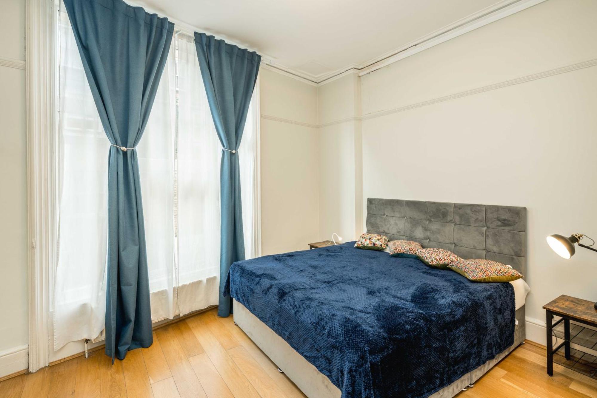 Ferienwohnung Four Beds By The Station London Exterior foto